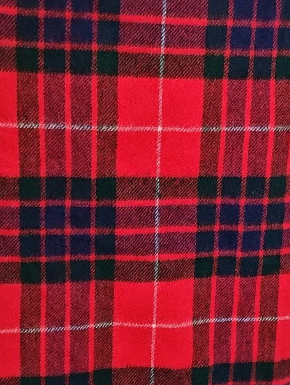 Vintage Lyle Scott Scotland Lamb's Wool Fringed Scarf Irish Tartan Plaid 12/50